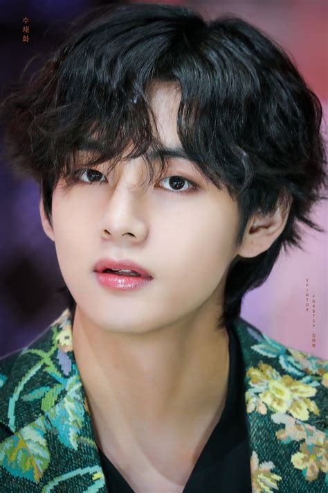 kim taehyung recent pics.